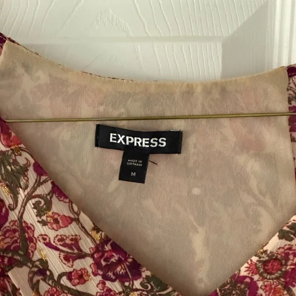 Express Women's Pink and Red Floral Blouse - Picture 2 of 3